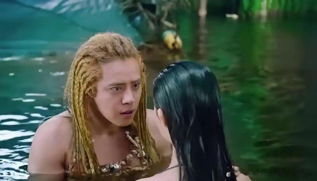 万万没想到吴某某都踩了4年缝纫机却再次冲上热搜这一次，被他伤害的不是都美竹，而是