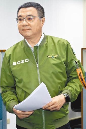 被冻了四个月薪水的卓荣泰，终于给自己找了个说法。9月7日，台湾地区行政机构负责人