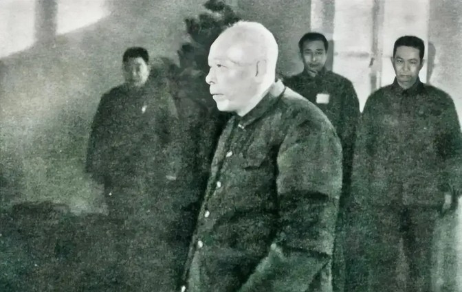 1960年，四川地区的粮票一夜之间全部作废，这个历史上以富饶闻名的天府之国，因此