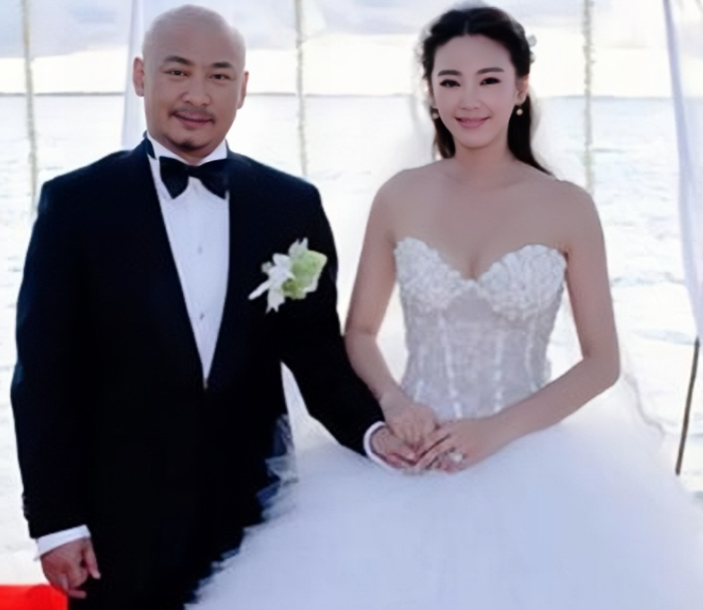 2010年，王全安筹拍《白鹿原》，他邀请汤唯出演“田小娥”。汤唯拒绝：“让我一部
