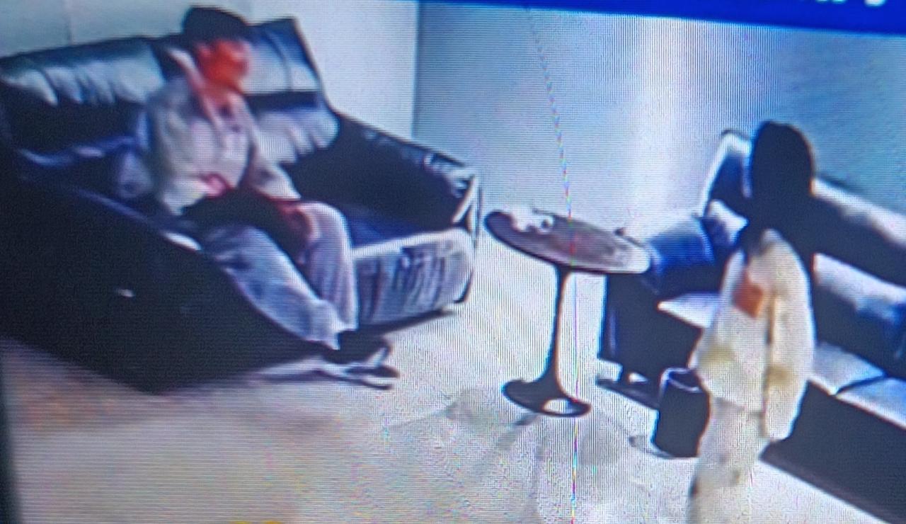 深夜的鞠躬：一个男孩与陌生人的双向温暖湖南怀化的凌晨两点，一个男孩在酒店门