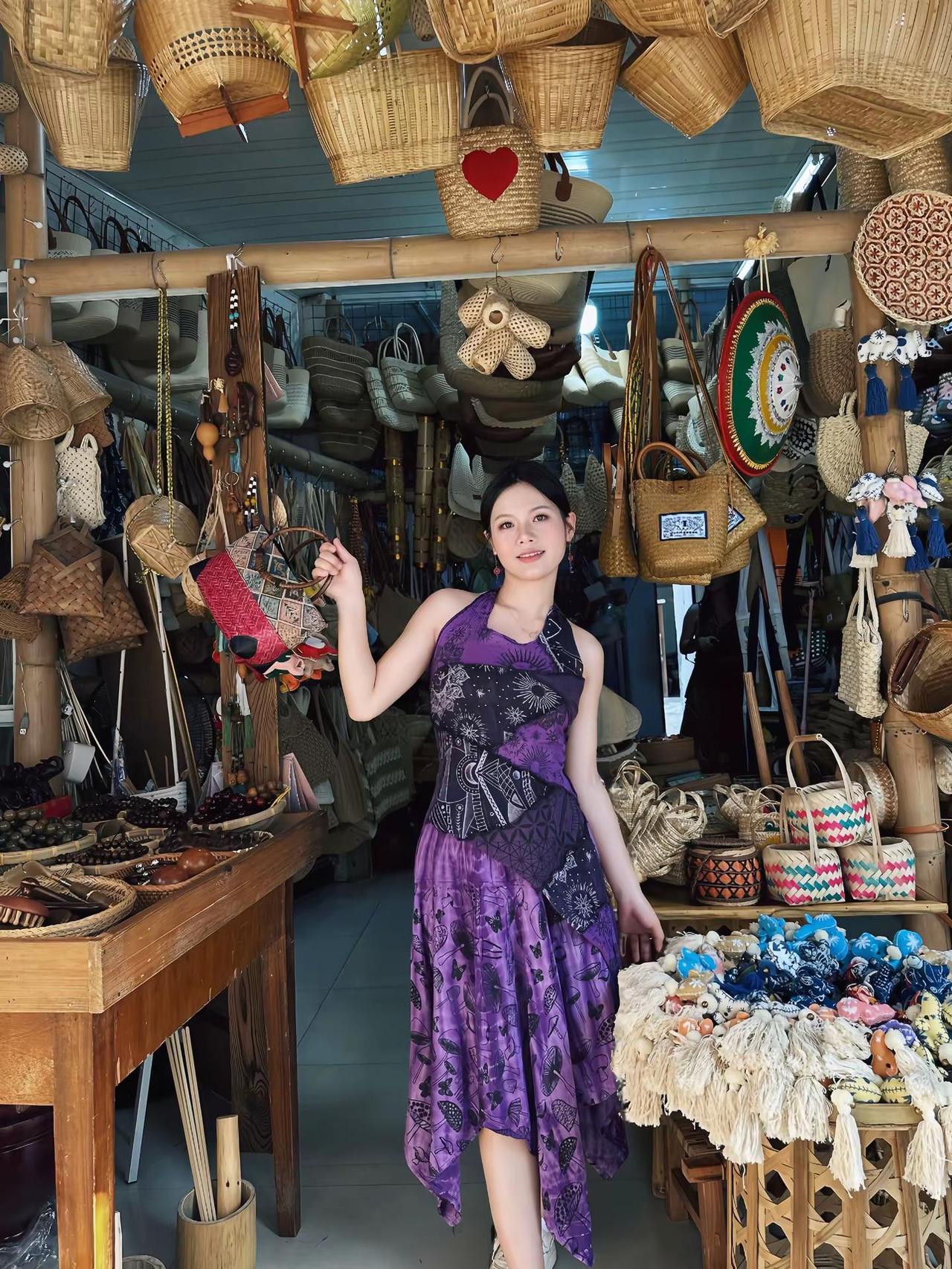 不知不觉的已经8个月了爱自己的明媚也接受自己的破碎让自己保持美丽也是一种快