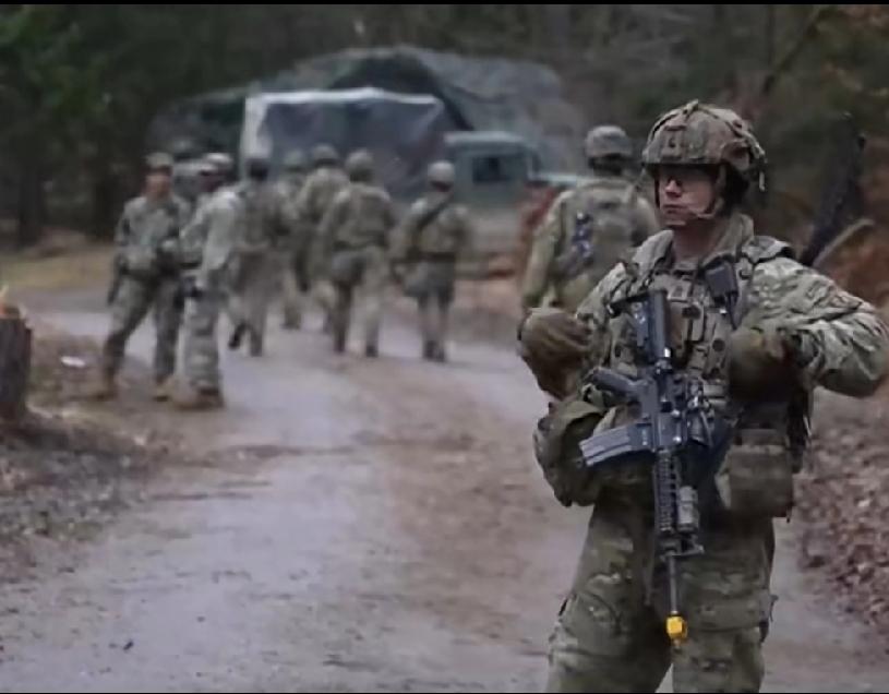 特朗普急调美军至中东，到底要掀什么风浪？近日，美国特战队运抵中东的消息如一颗