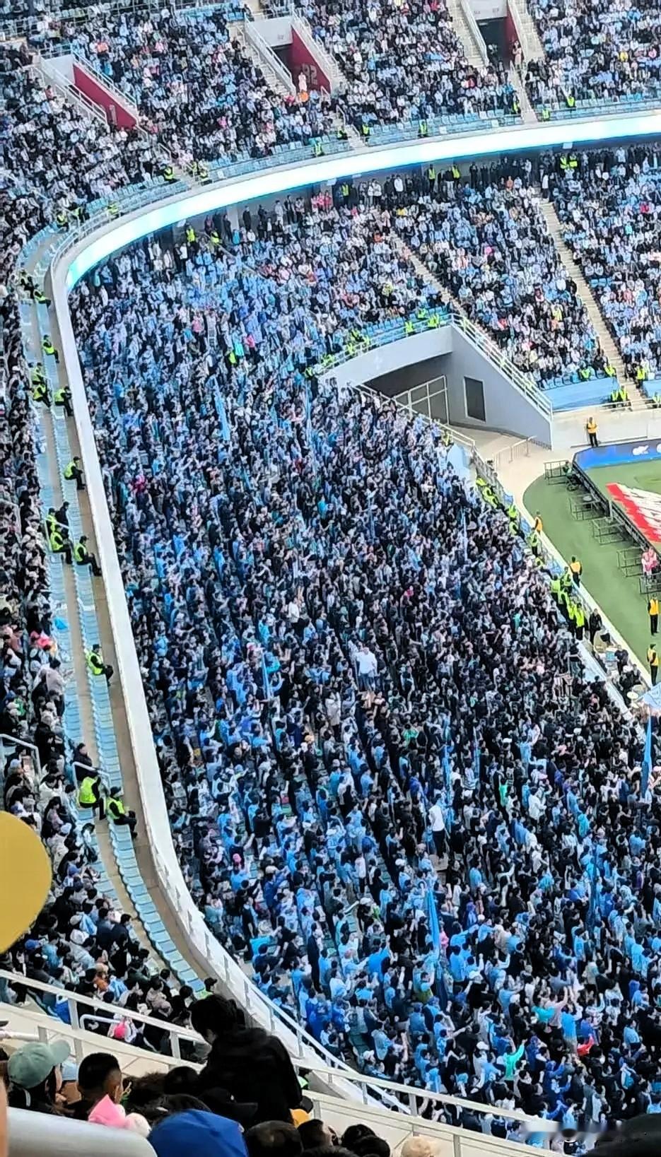 没抢上，就37分钟英博主场球票售罄！18日19时，大连英博将在中超第六轮联赛