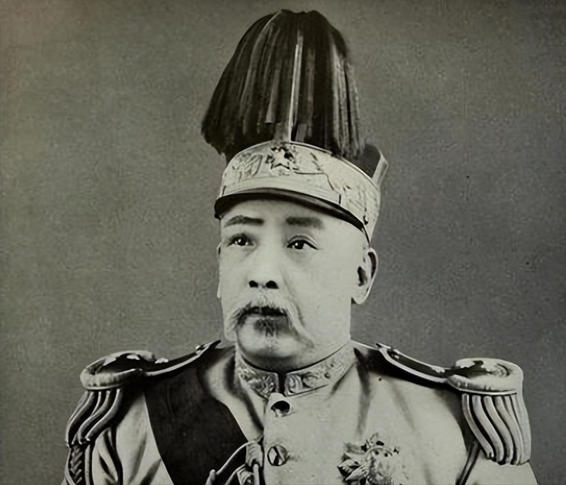 袁世凯为了能够保证自己身体的健康，从而长期掌权，自25岁开始，每天就会吃大量人参