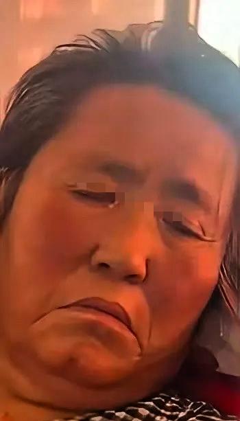 泪目了!青岛一女士吃完午饭后说身上不舒服，想上床躺一会儿，家人当时没有特别留意，