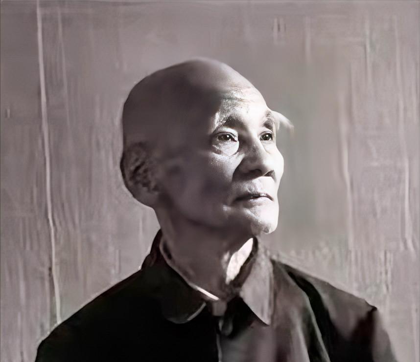 1946年，6000解放军被三万敌人包围，为了不泄露机密，旅长吴诚忠下令烧毁全部