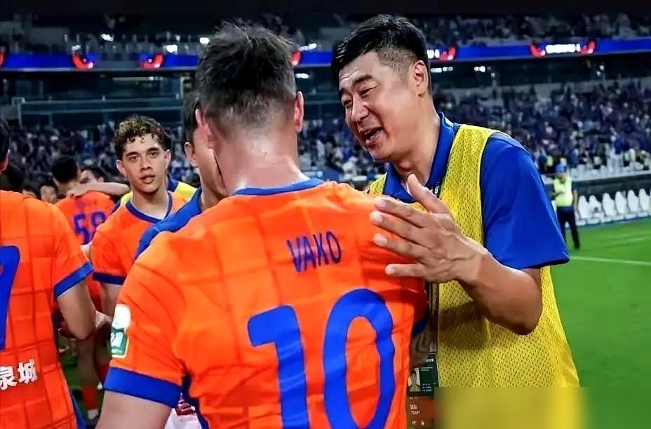 金靴丢了，就丢了。但我们老大当着所有记者的面，直接撂了句狠话，我当时就给听愣了。