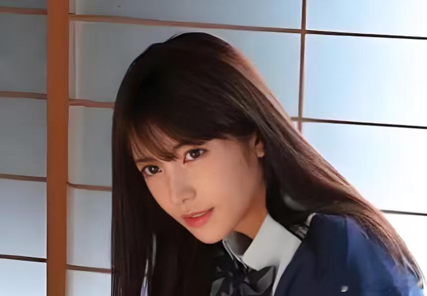 最近小区内居民聊天，谈到现在中小学老师催年轻家长生二胎。一般来说是在家长会上说：