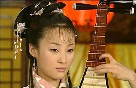在乾隆年间，杭州赵钧台去苏州买小妾，初见其容貌，甚是欢喜，可低头一看，顿时失望地