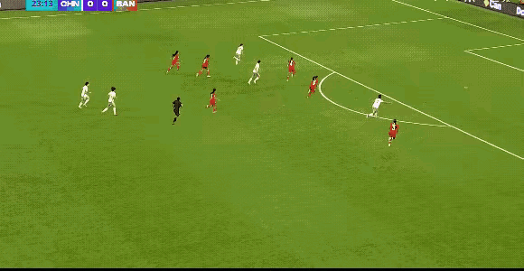 女足打孟加拉也这么紧张。30分钟还不进球。王霜的这个进球，明显是越位在先。不是