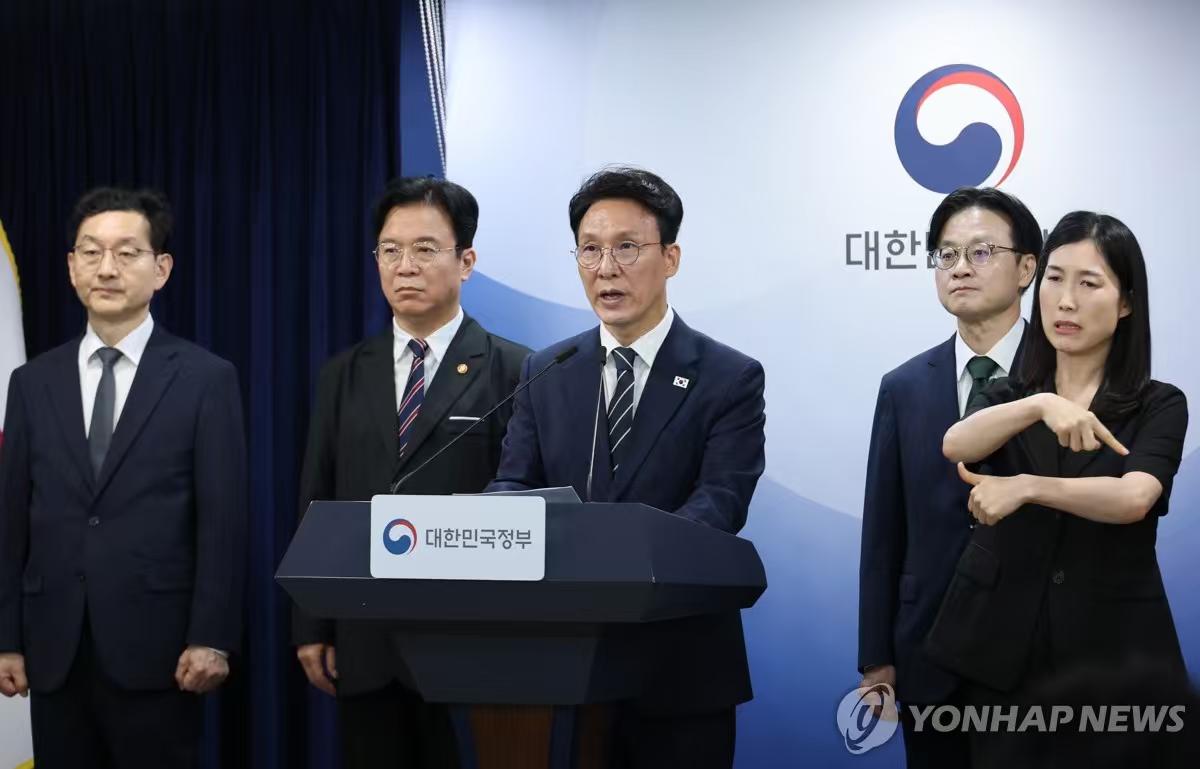 “一硬一软”！韩国总理金民锡前脚表示将采取所有可行手段应对三星罢工，李在明后脚就