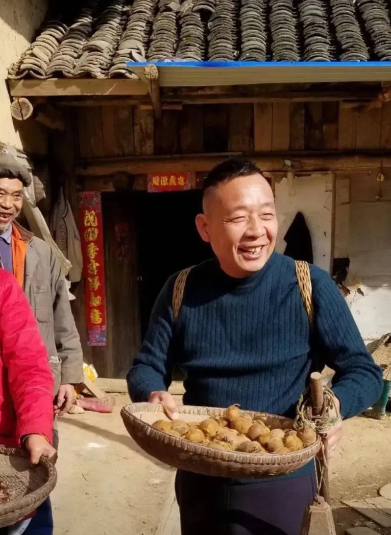 我有种强烈的预感，于东来可能真的要退圈了，不是怕了那些“柴怼怼”，也不是对胖东来