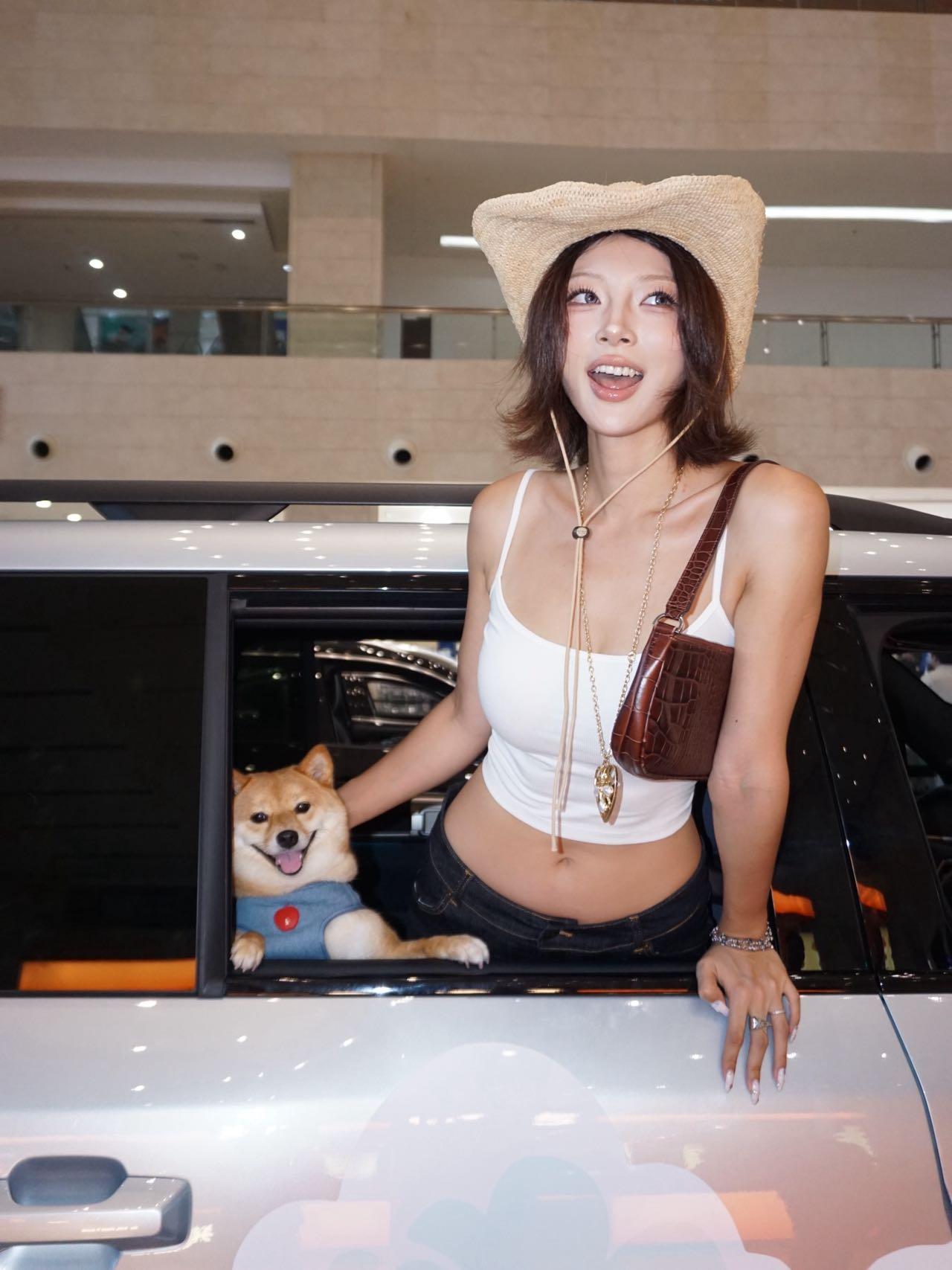 炎热夏日，最好的旅行方式就是带家里的毛孩子一起road trip刷到方程豹钛7