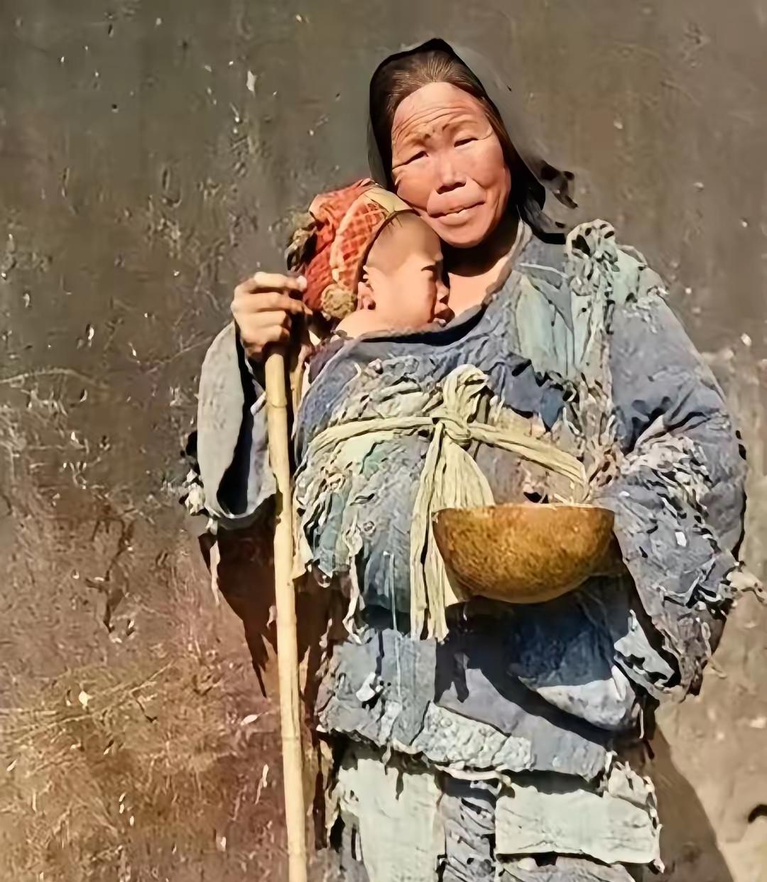 烈士遗孀朱引梅，背着黄金乞讨10年，她带着9个月的孩子背着1斤2两黄金，深山乞讨