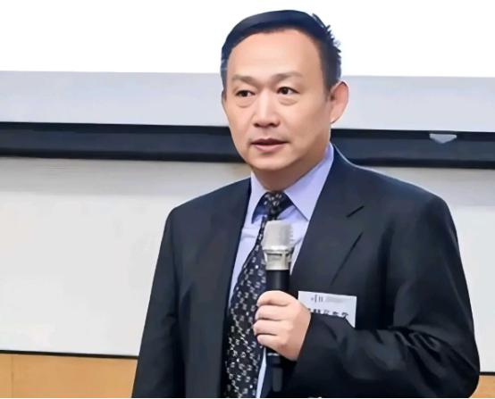 卢麒元再次呼吁人民币升值，他的说法很直接：人民币要是充分升值，中国GDP换算成美