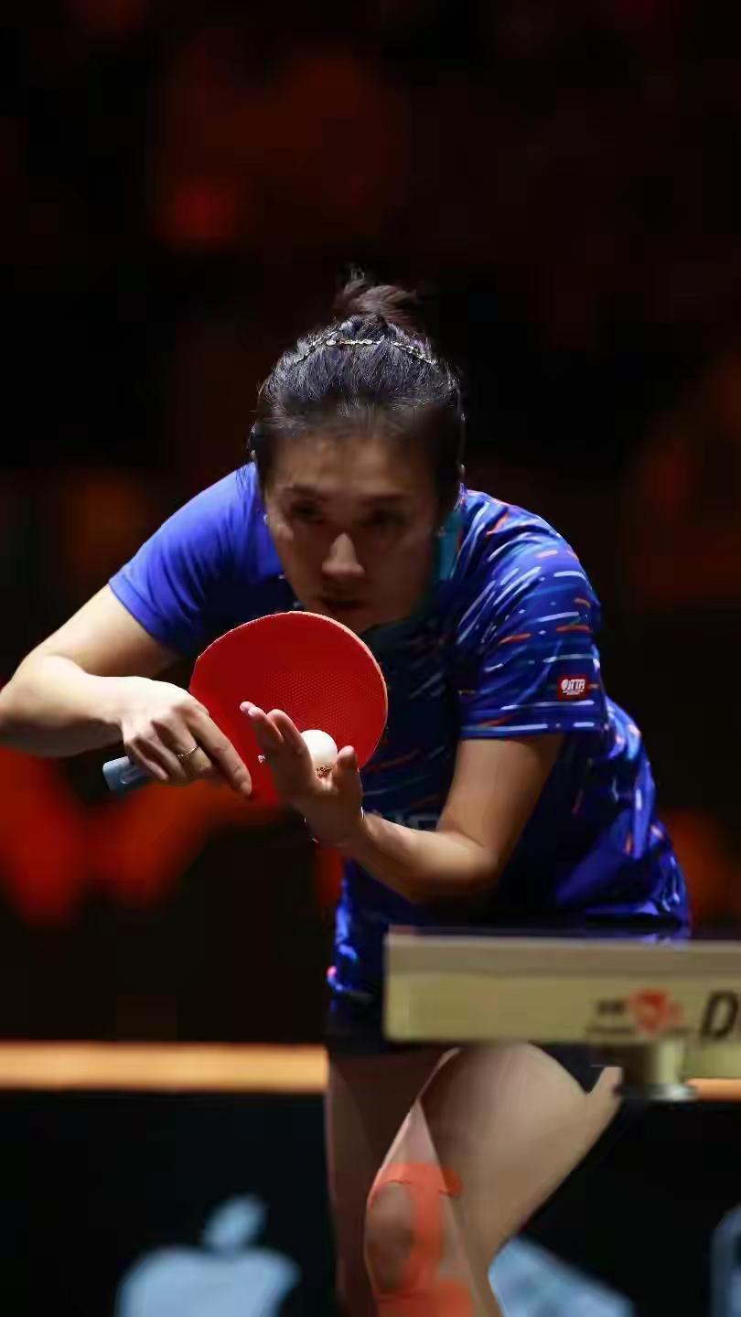 【吃削球，韩莹认为孙颖莎最稳】提到孙颖莎，43岁的德国华裔削球名将韩莹，毫不吝啬