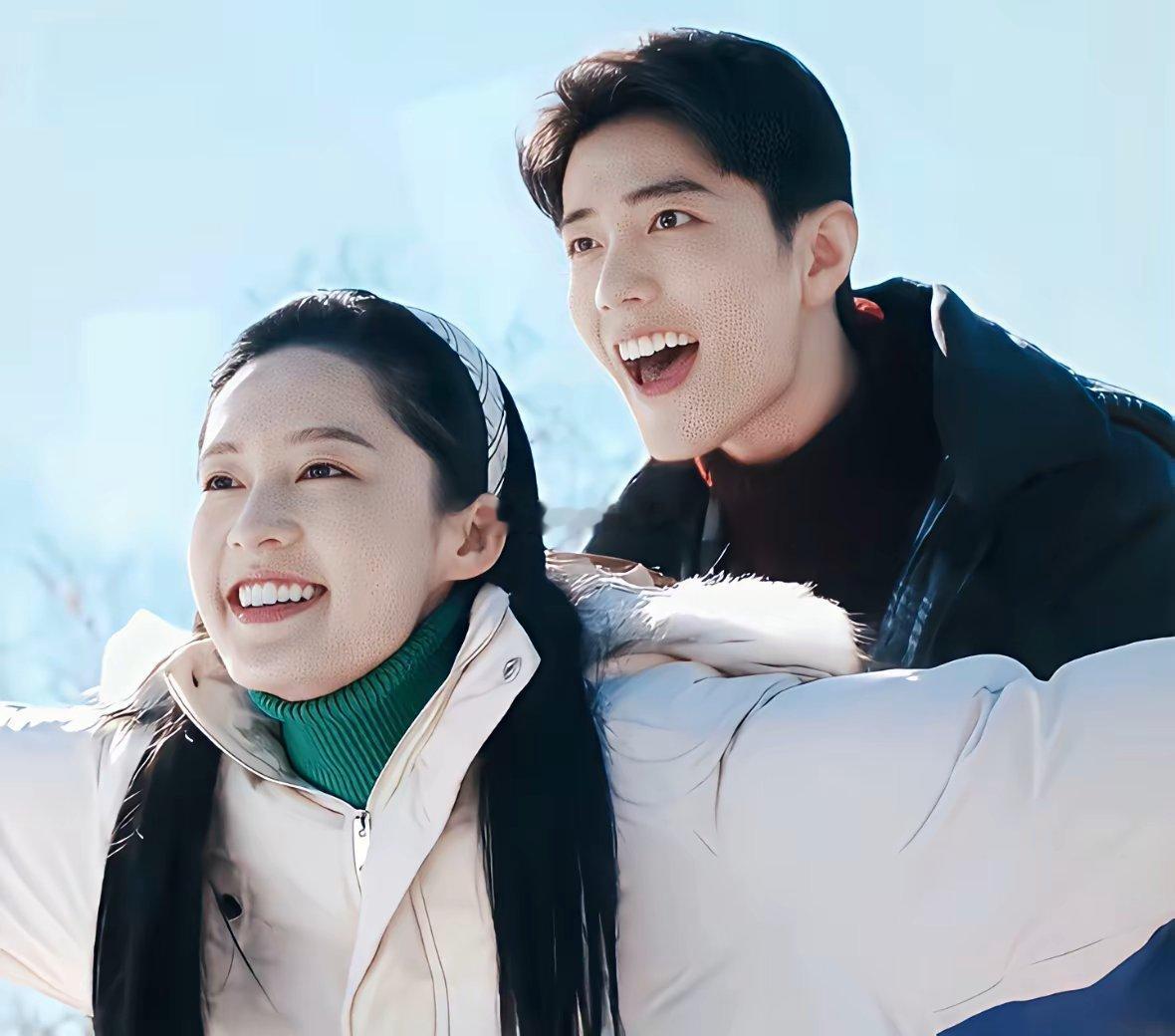 肖战评价了那么多女明星，对李沁倒是说的很中肯。他说，和李沁一起演戏，有一点是他想