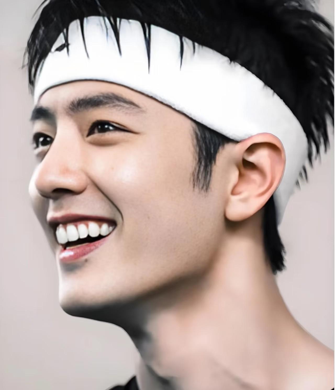 肖战这个人最大的优点不是长得帅，也不是情商高，而是他永远不会说教别人，每次r有人