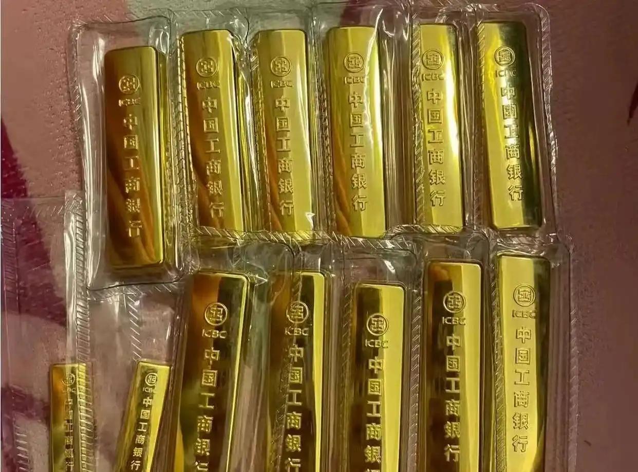 持有大量黄金的人，现在恐怕都要亏惨了！10月7日国际金价再迎一波大幅下