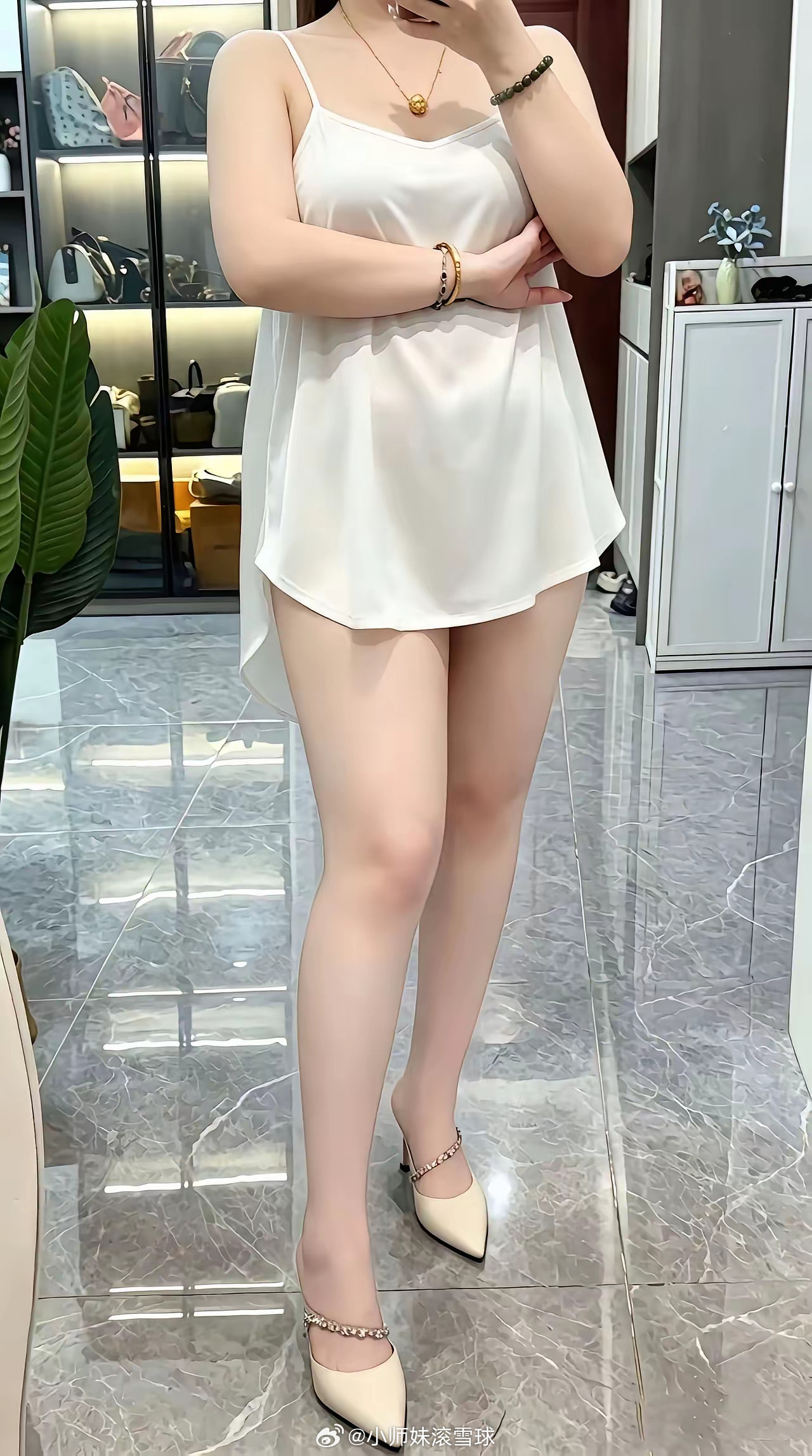 家人们，这两件哪件更好看？