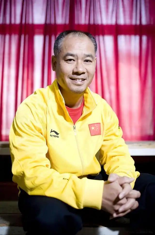 必须给李宁团队点一个大大的赞！关键时刻挺身而出，为国乒排忧解难。名古屋亚运会