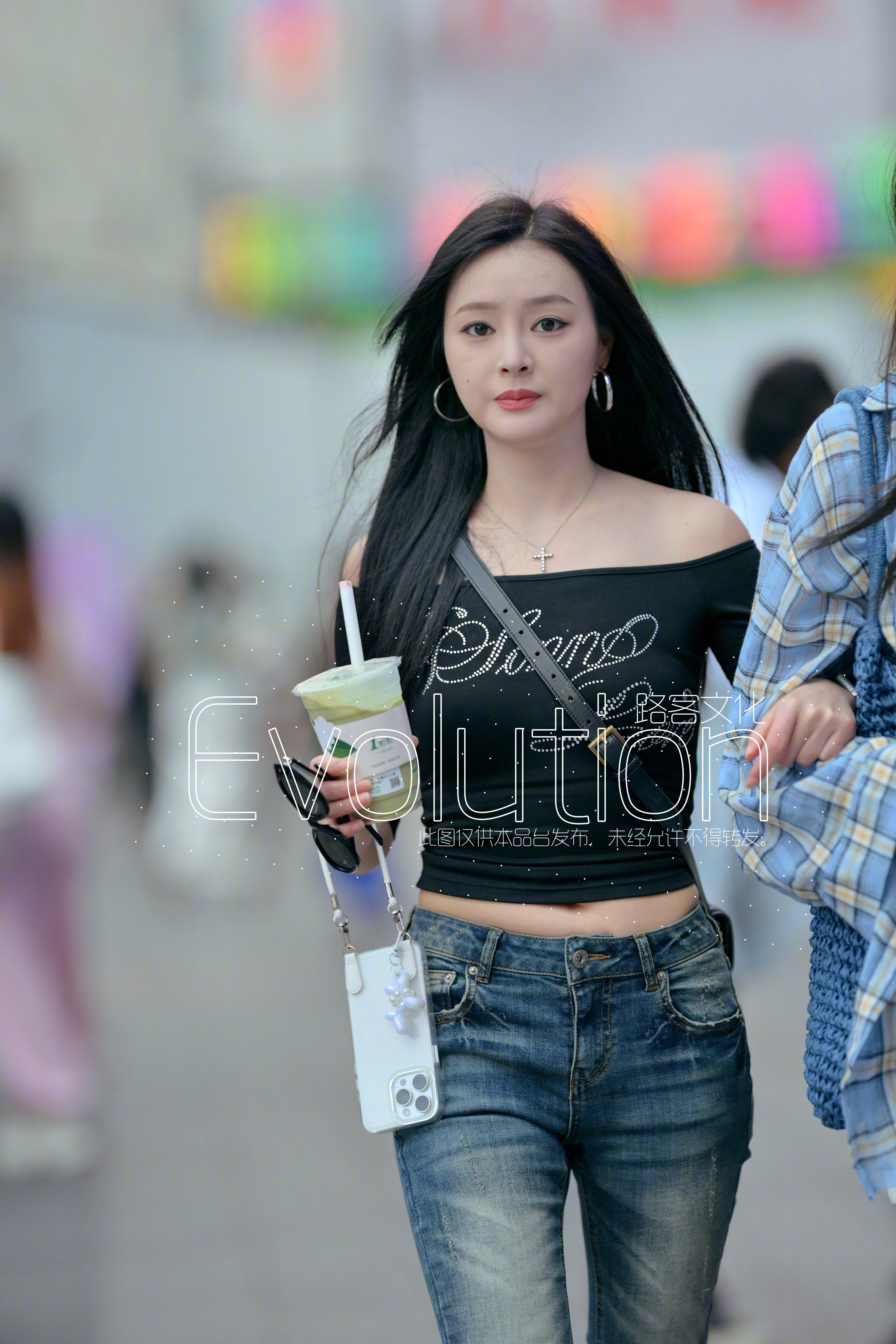 小姐姐的手机壳有点意思哈​​​