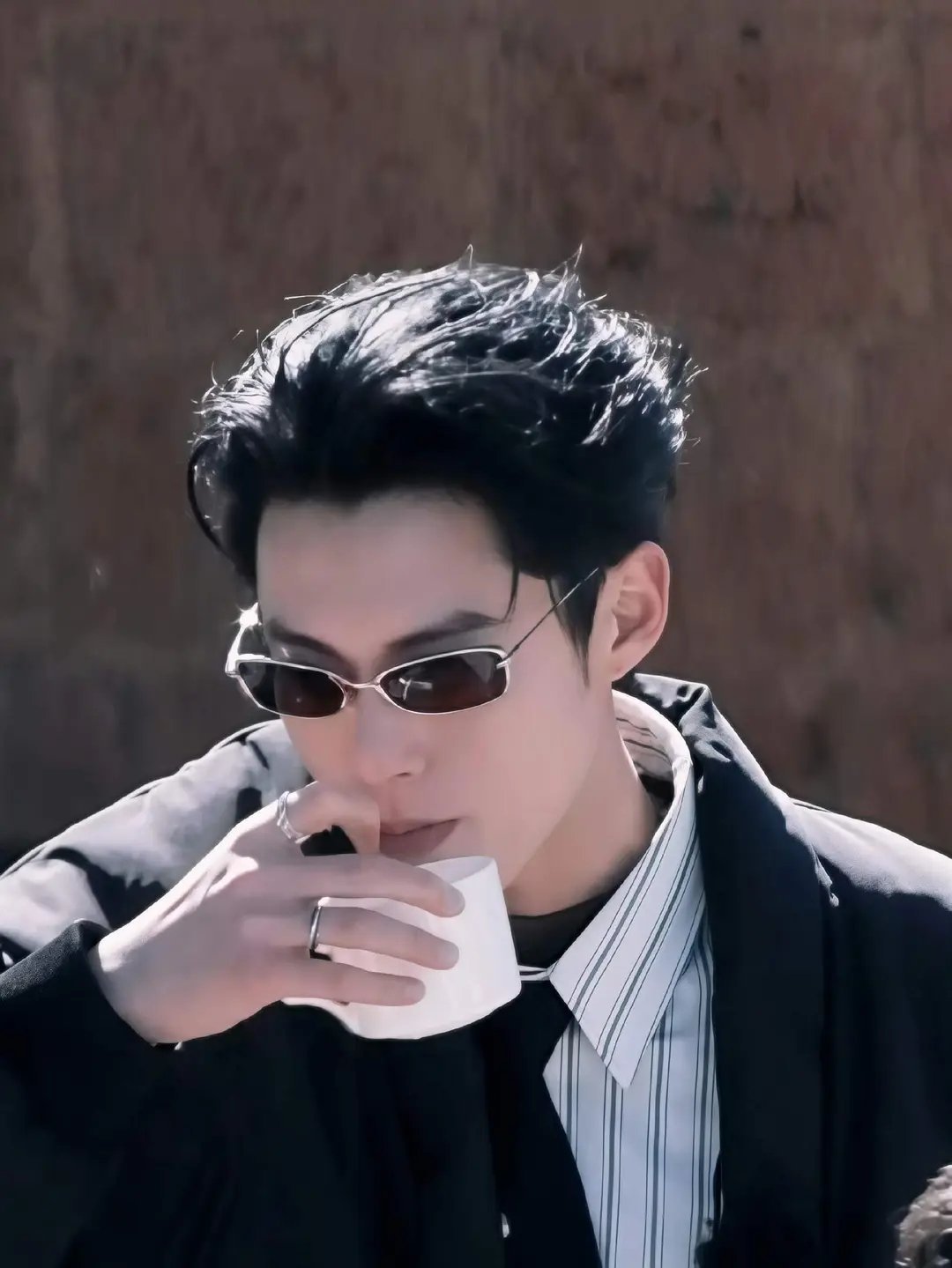 王鹤棣真的有90年代港星的味