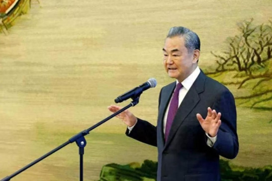 沉寂2天，王毅公开发声，中方代表刚返程，普京发表涉华最新讲话