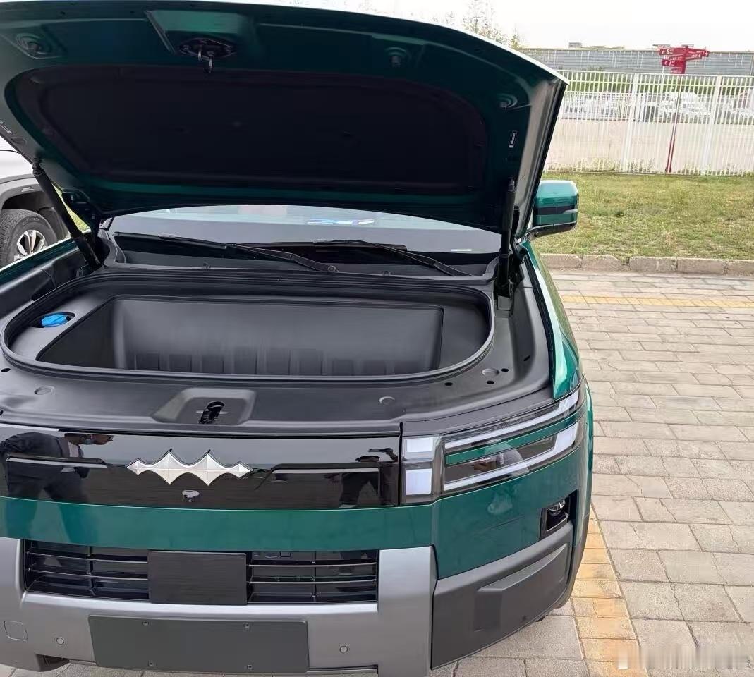 方程豹钛7这前备箱好大方程豹