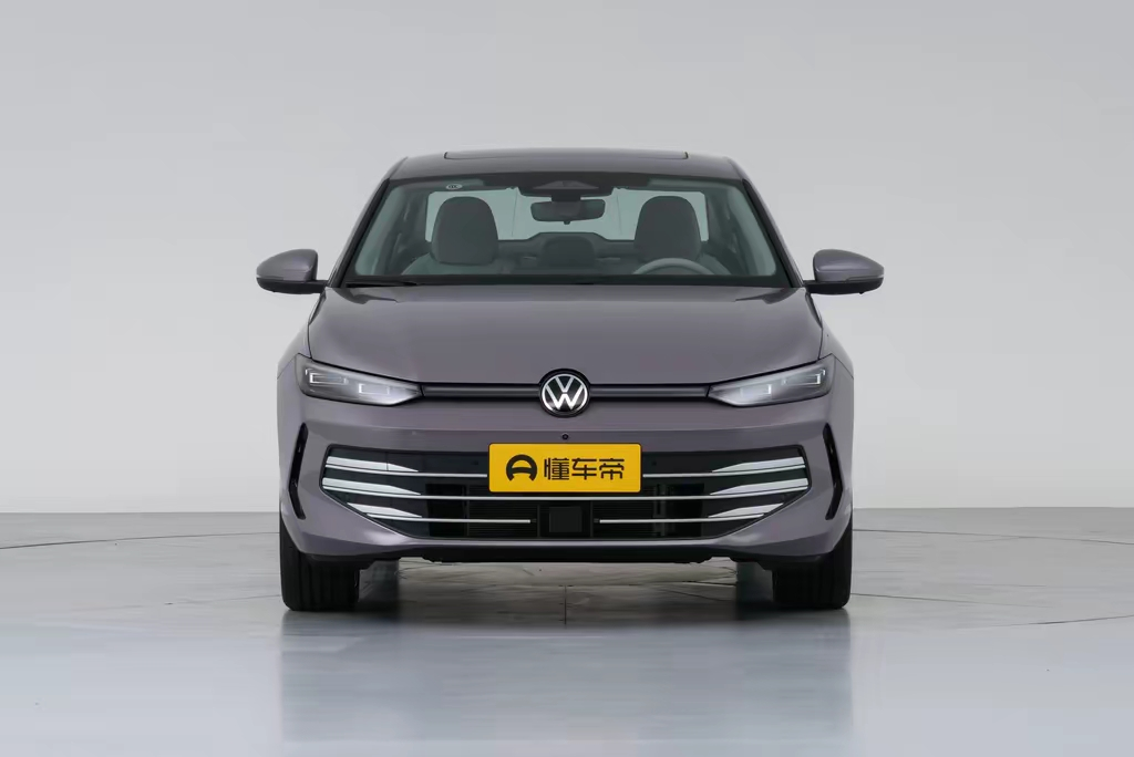 最近刷懂车帝，刷到大众朗逸Pro卖到10万的消息，我当时就愣了，这可是大众的“家