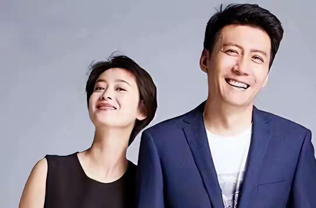 她是最干净的女演员，与小丈夫结婚18年零绯闻，把婆婆当亲妈对待[赞][赞][赞