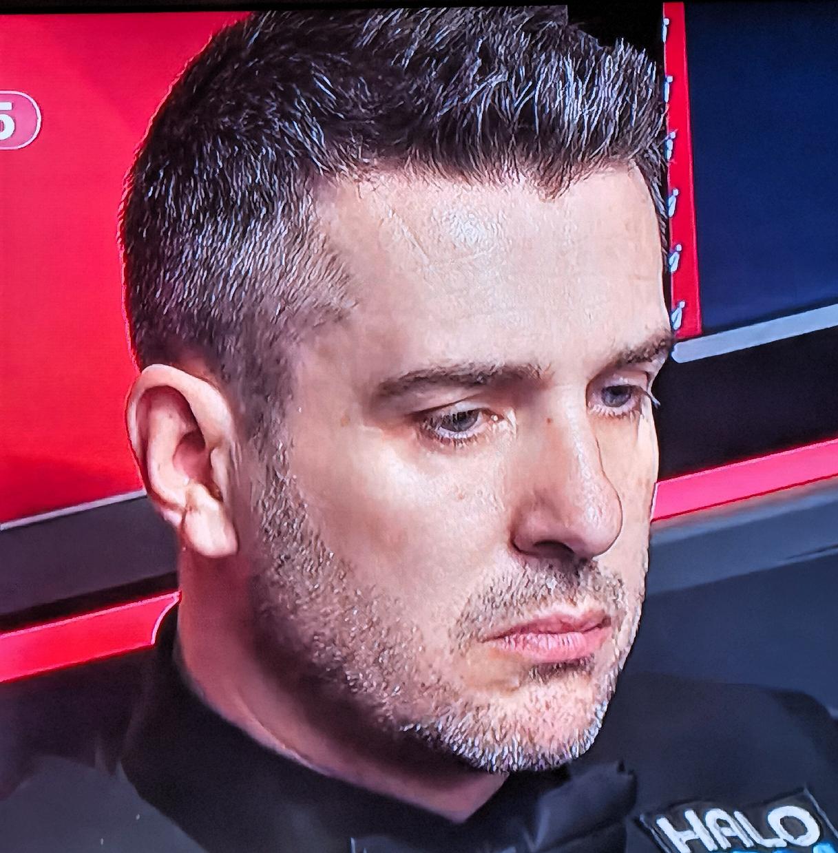 塞尔比第22局，打出单杆95分，零封吴宜泽，挽救一个赛点，比分追至10-12，还