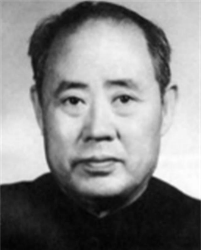 1949年傅作义被任命为水利部部长，但由于他是党外人士的缘故所以无法参加党委会议