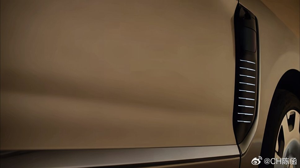 蔚来ES9开始猛猛爆料了！今天第一支宣传片，我们能看到：▷图1blingbl