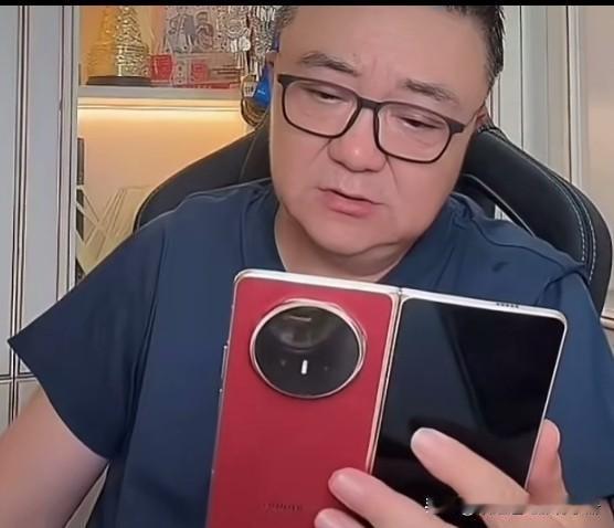 “空翻哥”在去韩国比赛名单里。这次去韩国比赛的大名单里不仅有足球小将，也有