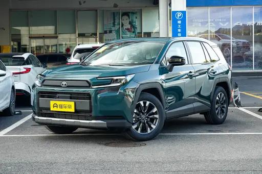 同样十几万，买新款RAV4荣放，还是二手双擎四驱？ 如果预算卡在15-18万