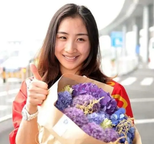 “退亲吧！”2019年，30岁的奥运冠军何雯娜怀孕5个月，与38岁身家过亿的离异
