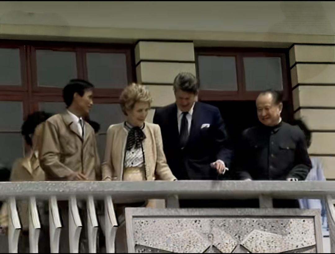 历史老相片分享1984年4月26日—5月1日里根总统来华访问。5月1日最后一天，