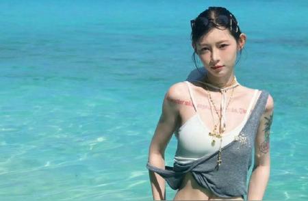 机车酷姐的感情观：爱时尽兴，散时体面，挥手告别亦是洒脱！