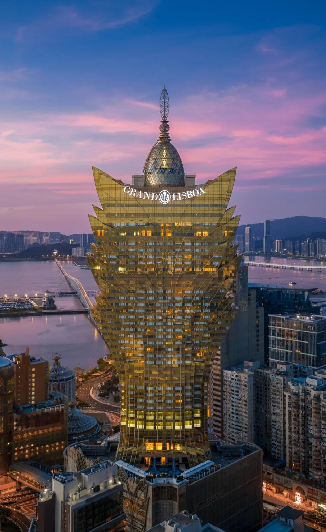 来澳门就为了拍这栋酷似“神光棒”的建筑！新葡京作为澳门地标也是我特别想拍的～