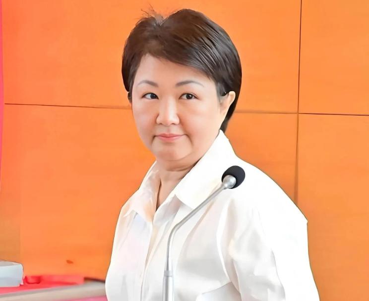 卢秀燕幕僚：卸任台中市长当天，即成立“2028竞选办公室”。卢秀燕：会做满台