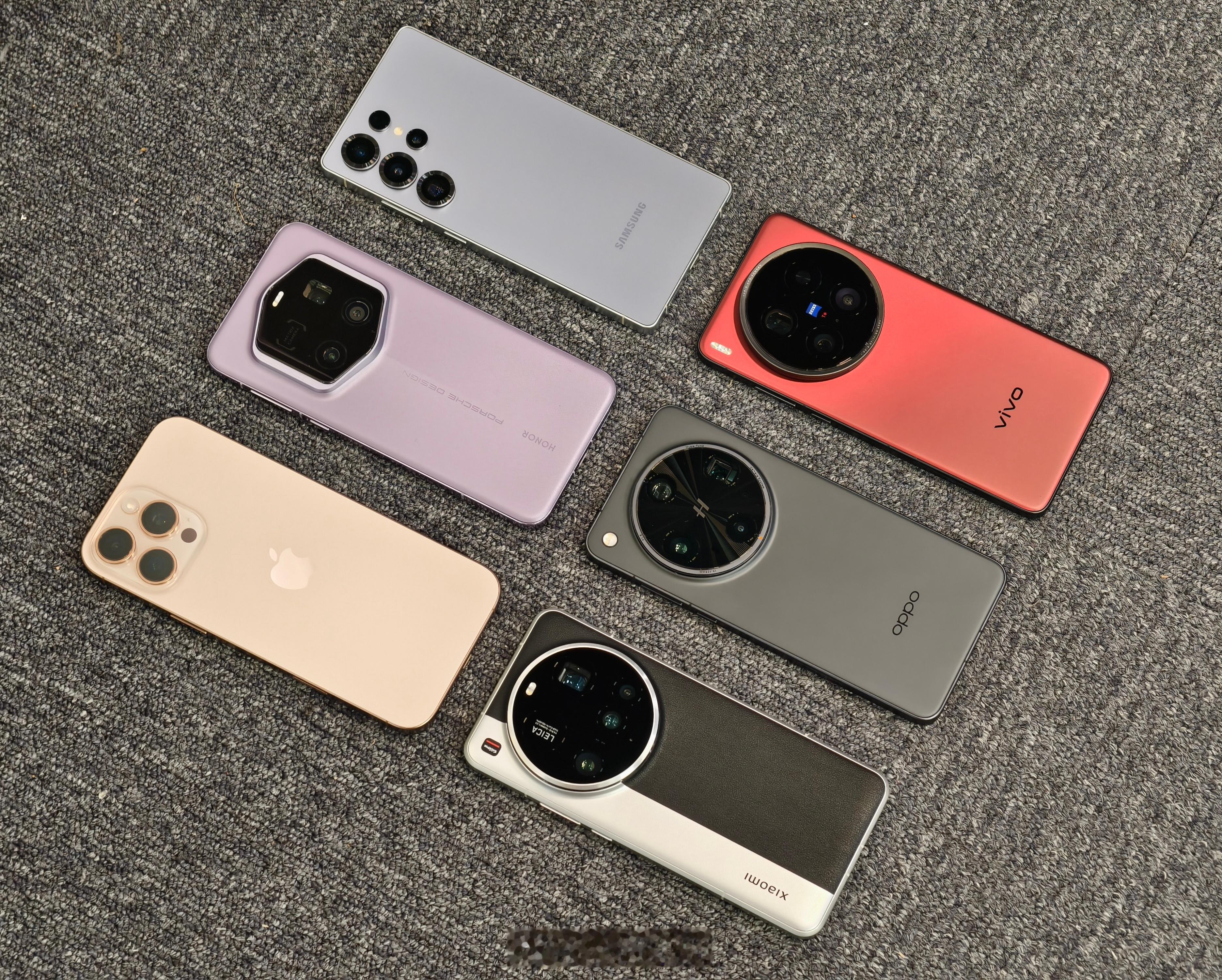 假期只带两台手机的话，大家会怎么选？[doge]​​​
