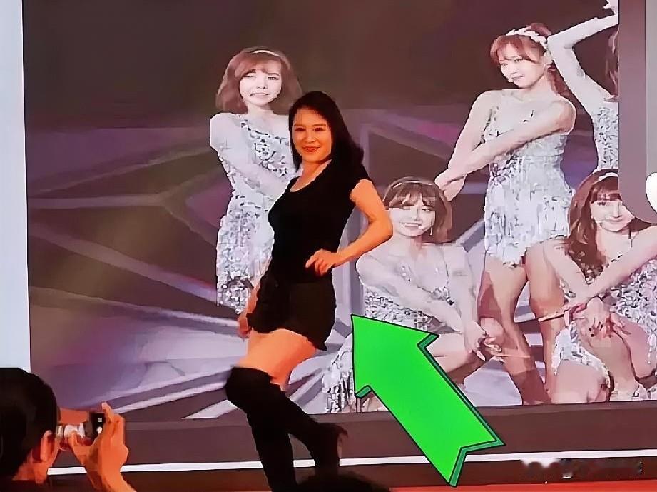 上海出轨事件曝光后我特意去豆包查了一下这个女士是否具备乘务长的条件，才知