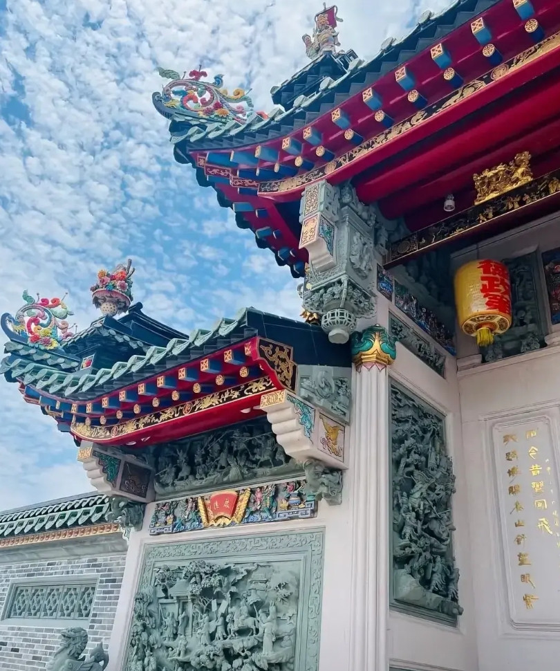 拆与不拆，英之园给大家留了一道难题:从严格执法的角度，拆除有拆除的道理；从厉行勤
