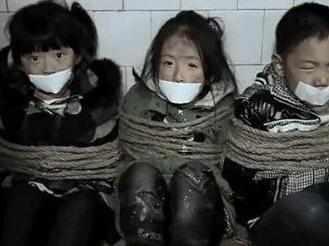 孩子被陌生男子抱走, 一句话救了自己
