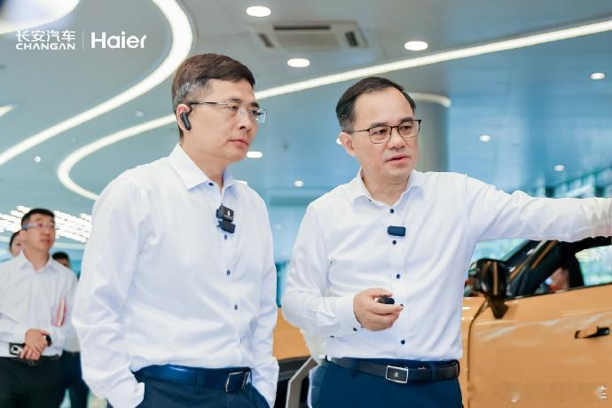 海尔与长安的跨界组合真是想象空间很大啊，人车家生态的全链路打通、更好用的车载冰箱