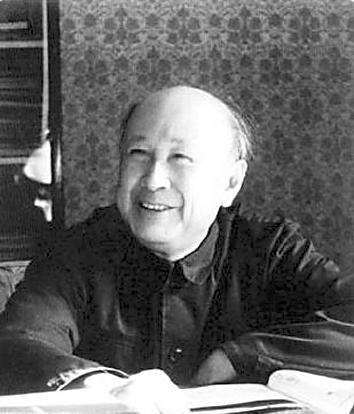1956年，北大的一位教授向钱学森求教问题，可谁知讲完后，钱学森反问道：“这个你