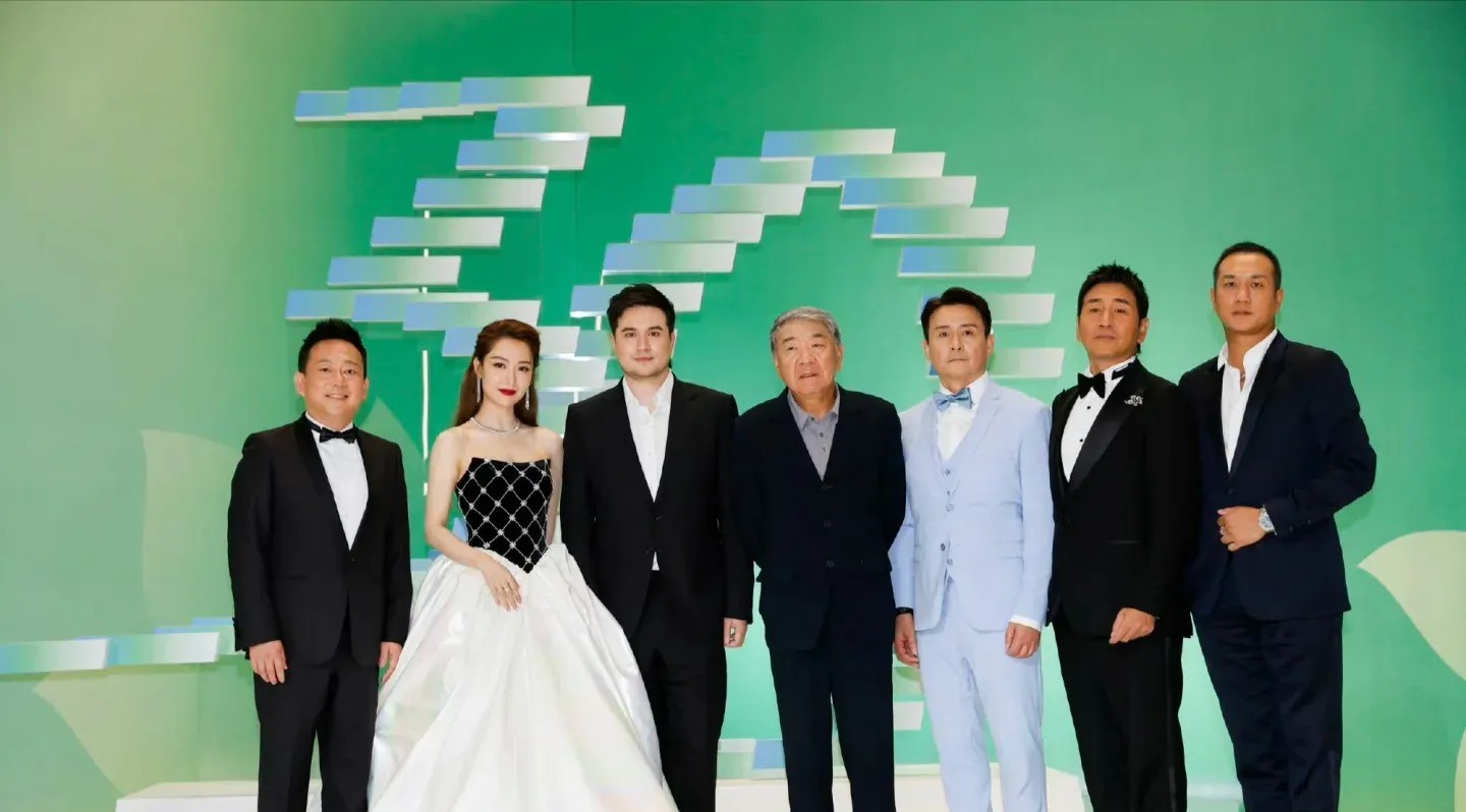 《小巷人家》剧组去白玉兰，我不奇怪，《国色芳华》剧组去白玉兰，我也不奇怪，但