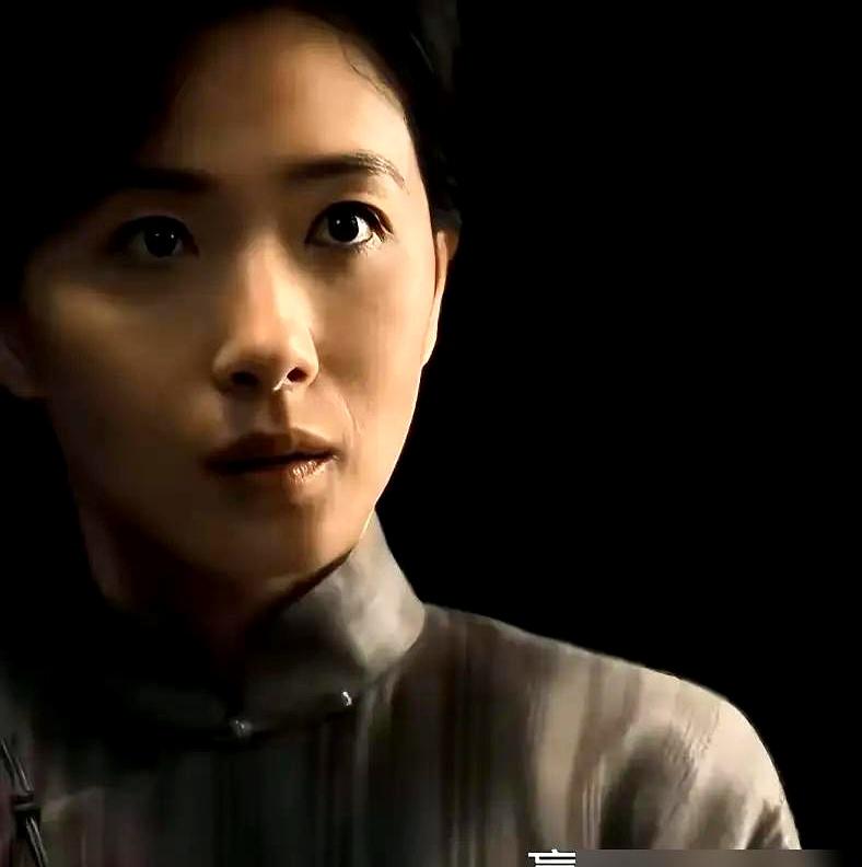 看完《八千里路》大结局，我后背直发凉……孟万福所有的骂名和牺牲，竟然全在